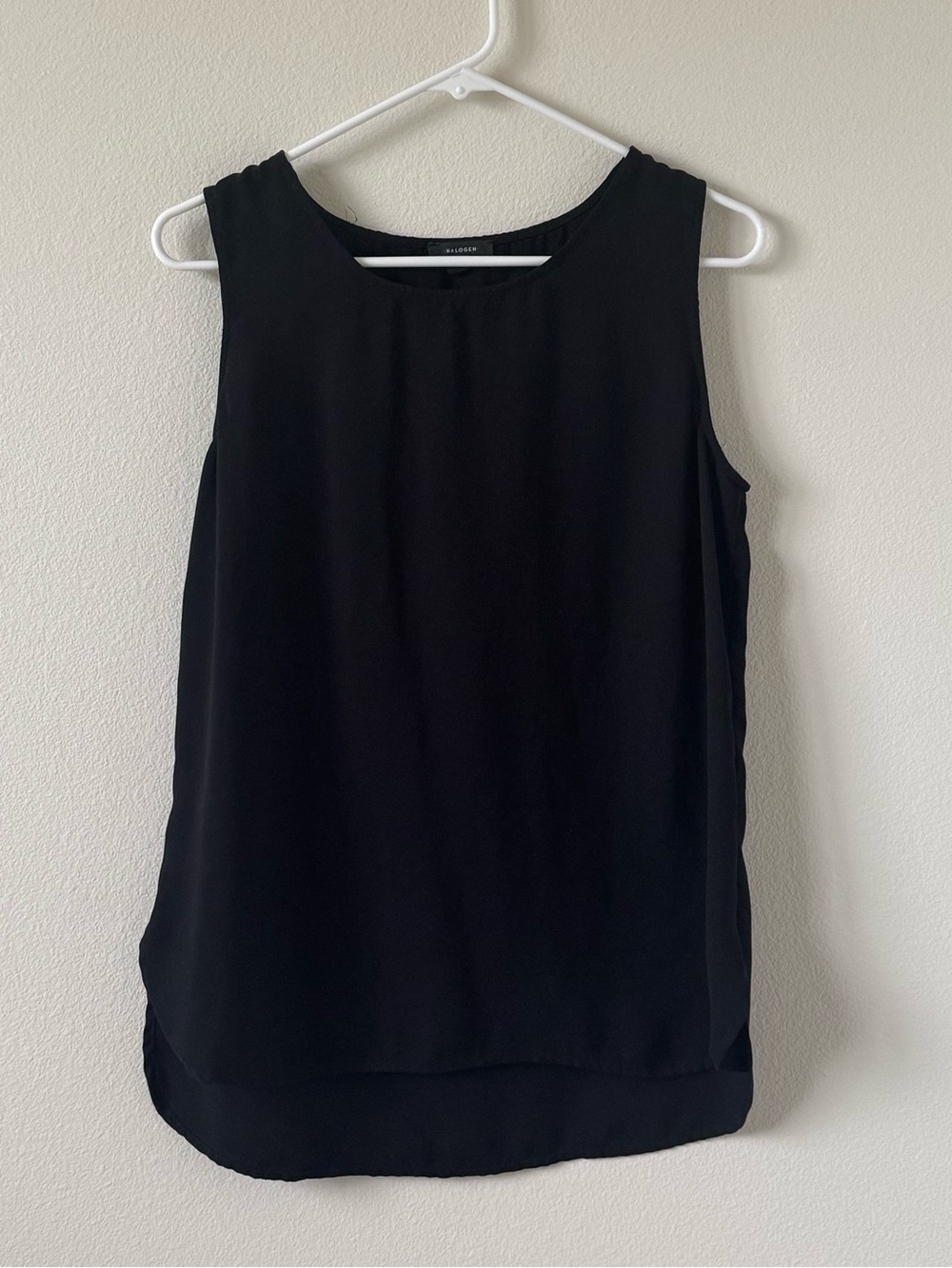 Halogen sleeveless top